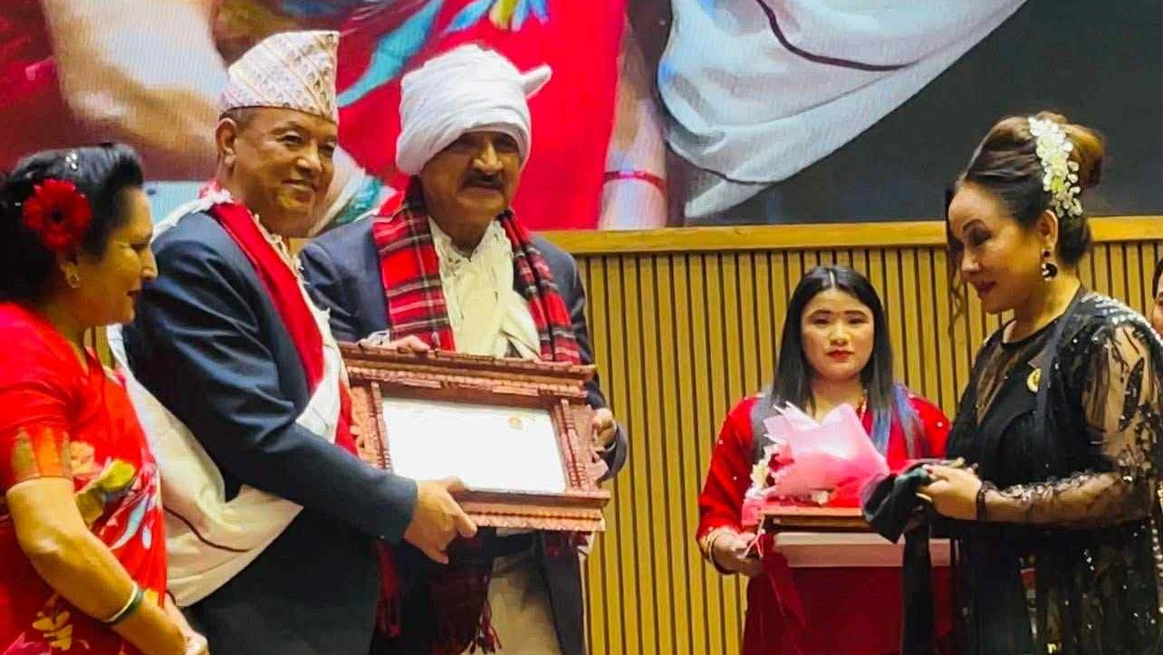 ‘मिस एण्ड मिसेस गुरुङ २०८२’को उपाधि गुरुङद्वयलाई